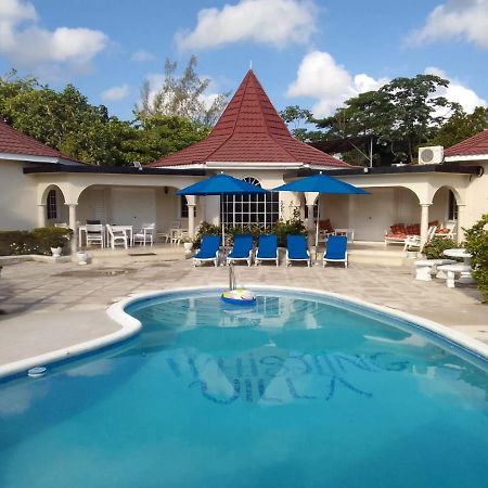Whistling Villa Runaway Bay Buitenkant foto