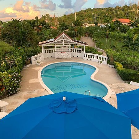 Whistling Villa Runaway Bay Buitenkant foto