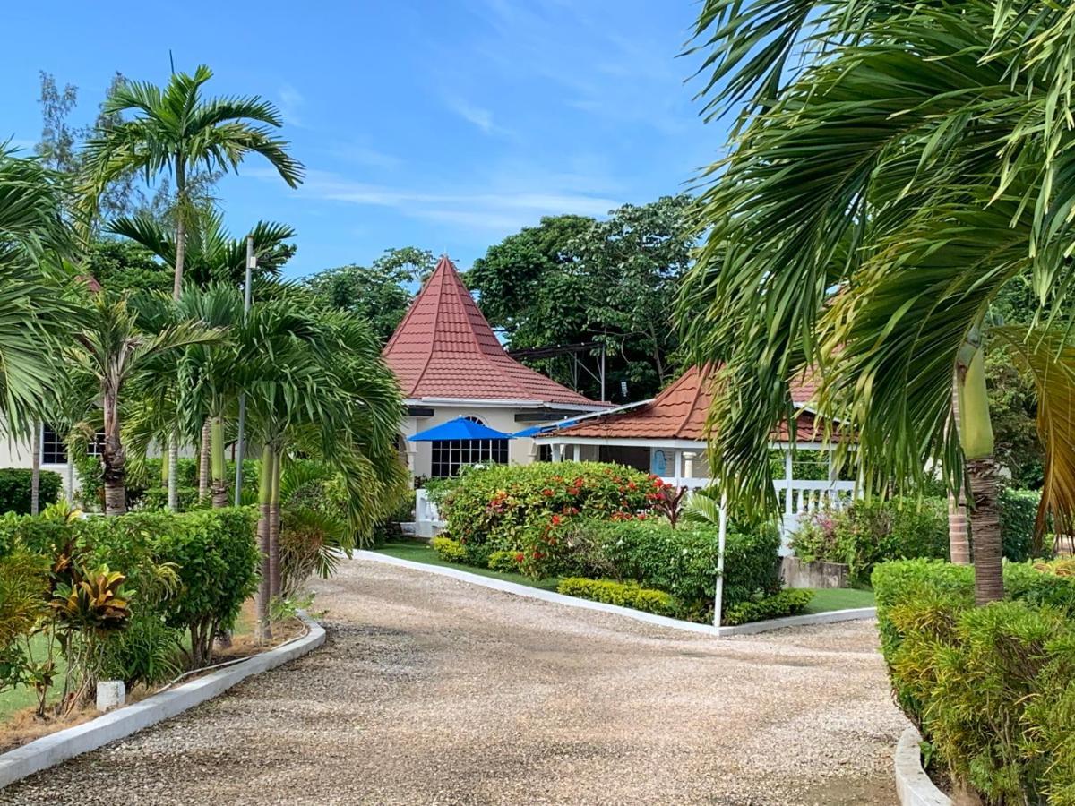 Whistling Villa Runaway Bay Buitenkant foto