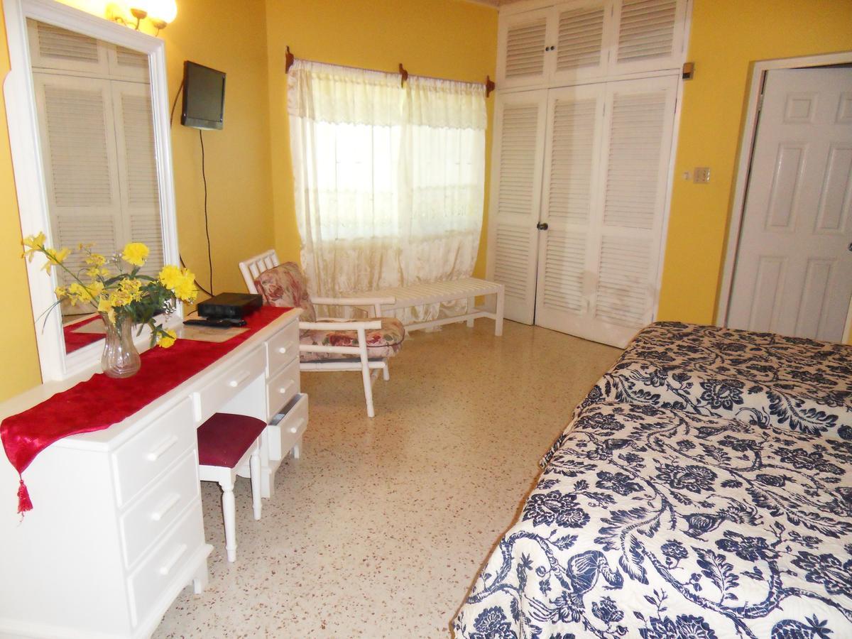 Whistling Villa Runaway Bay Buitenkant foto